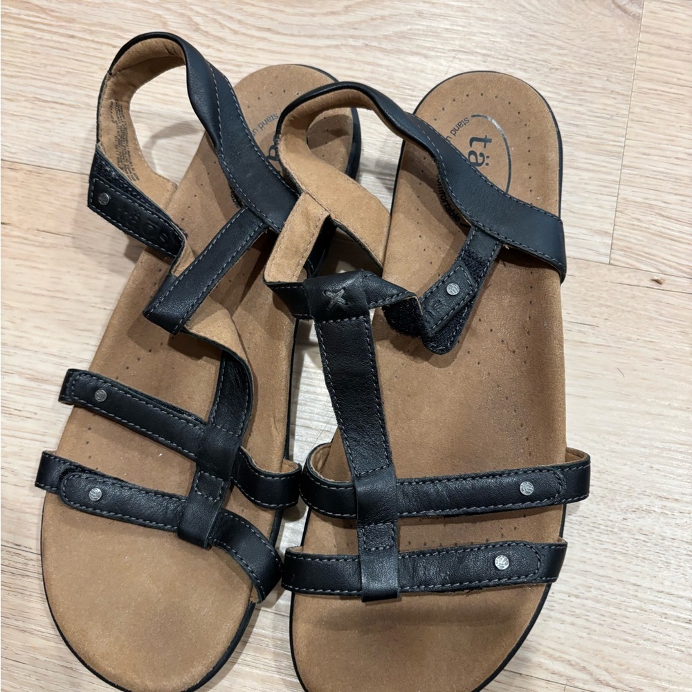 Women’s Taos Footwear Black Sandals size 10